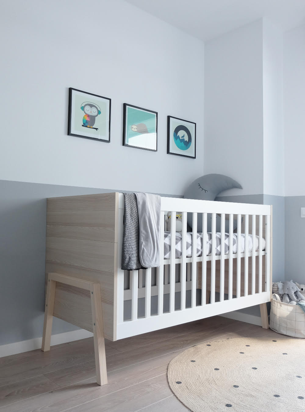 Habitación para bebé con el color gris y Batman como protagonistas -  Deco&Kids